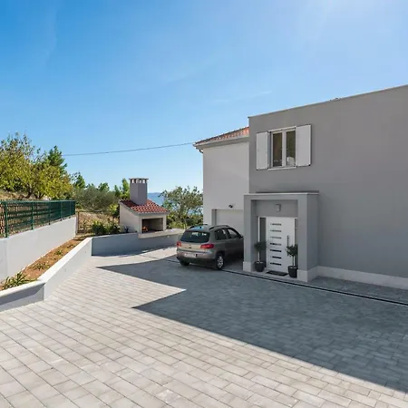 A Brand New - Infinity Villa